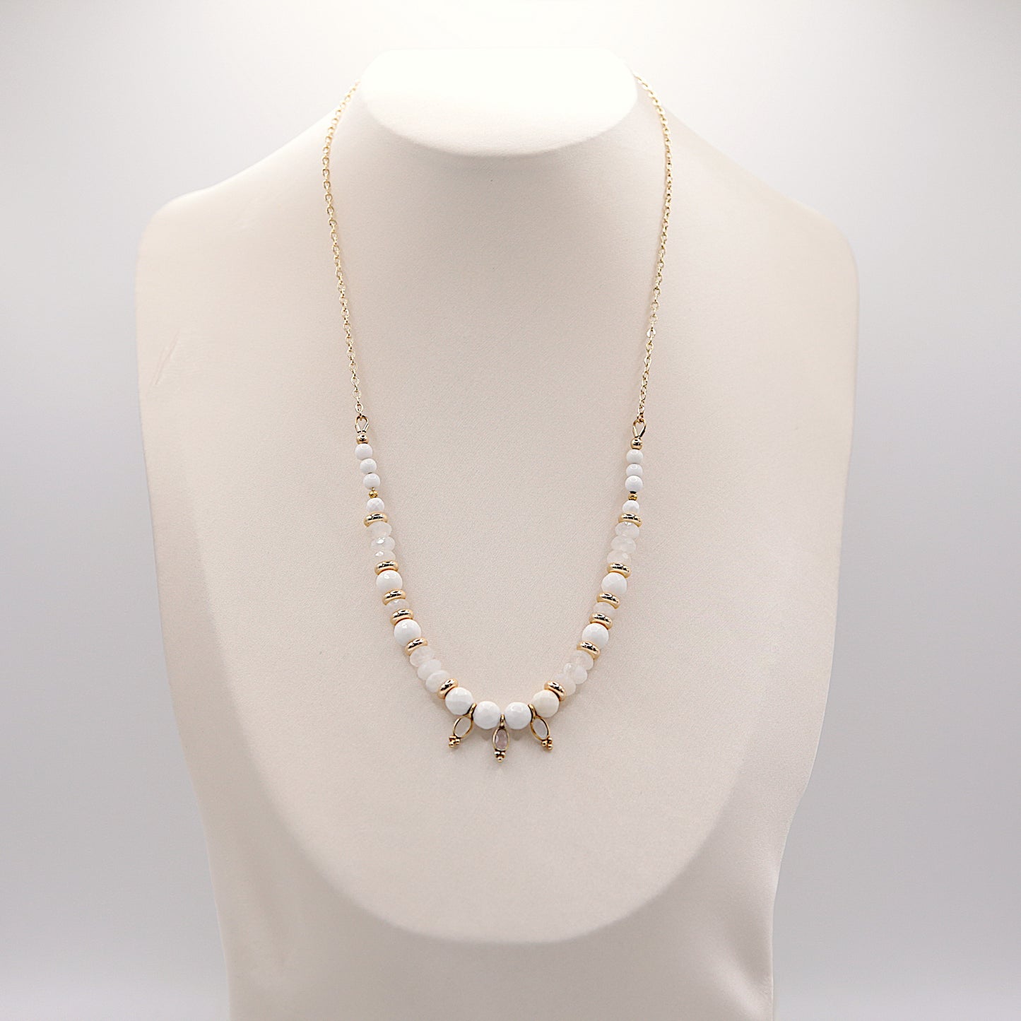 Collier en Agate blanche et Labradorite